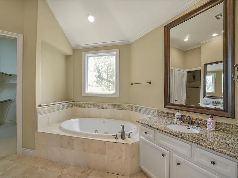 2307 Sheridan St — Photo 30