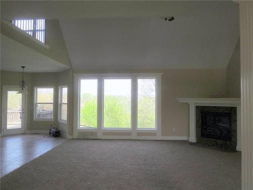 4th image of 1211 N Glenview Ave