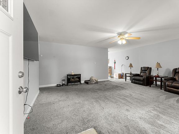 3rd image of 1416 Scottsdale Dr