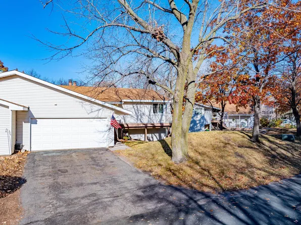 7922 Timber Lake Dr, Eden Prairie, MN 55347