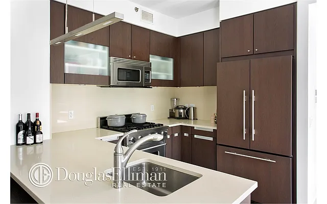 Rented by Douglas Elliman | media 17