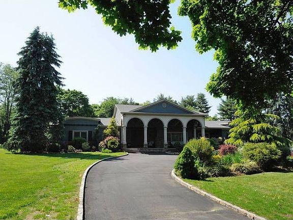 2nd image of 28 Meadow Ln