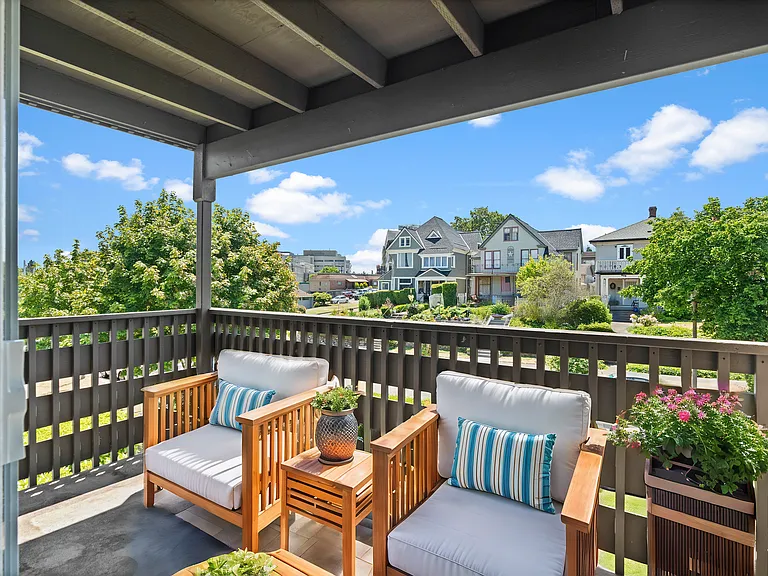 Charming Balcony with Scenic View