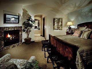 Master Suite w/fireplace