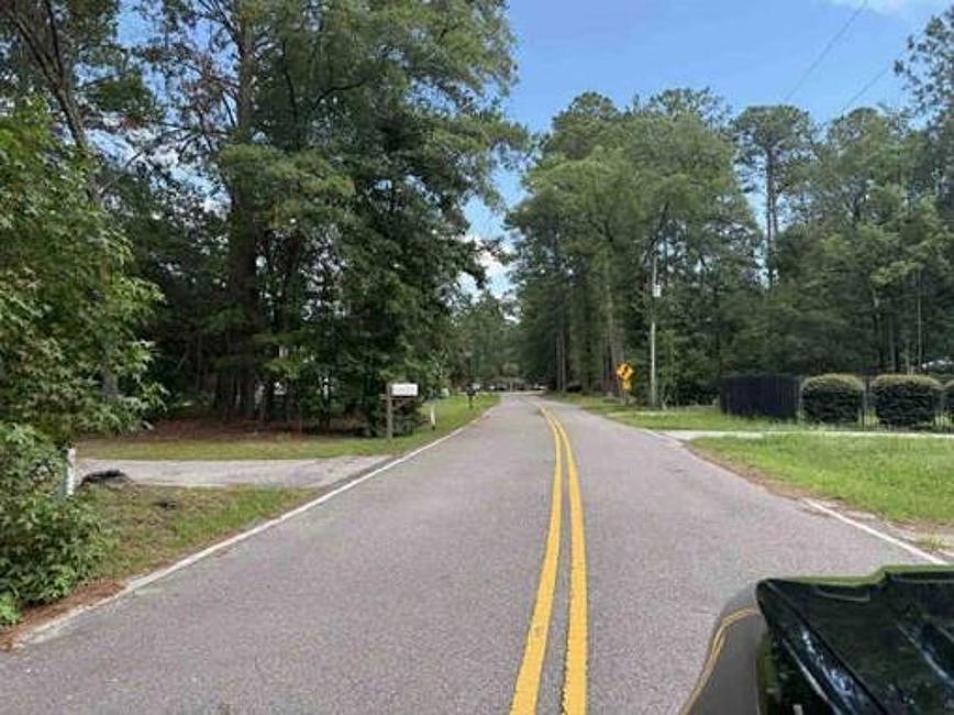 Exterior Neighborhood (street photo)