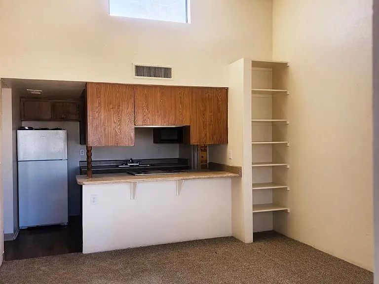 Eastgate Apartments — Photo 5