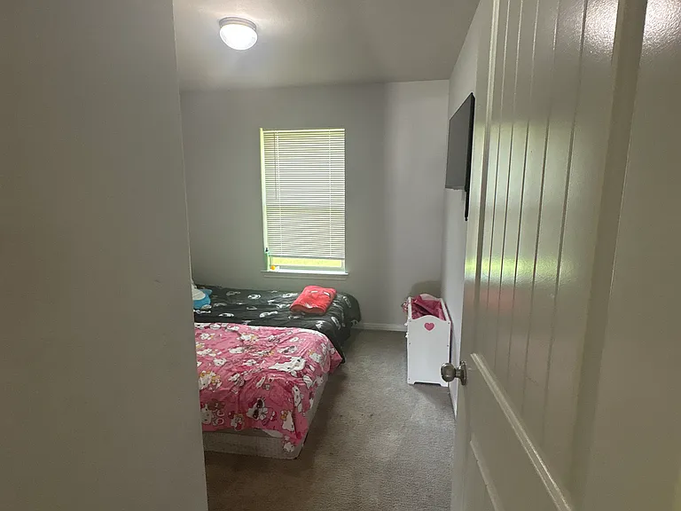 308 E Humble St — Photo 11