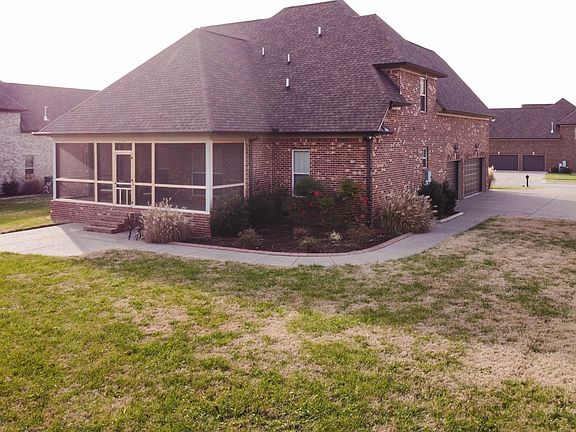 2nd image of 417 Acacia Grove Ln