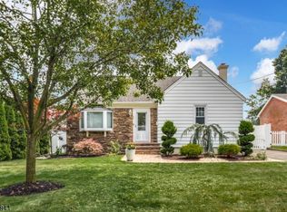 80 Lefferts Ln, Clark, NJ 07066