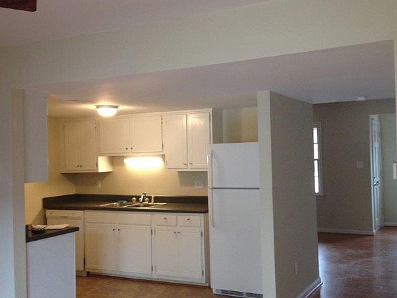 5th image of 230 Bailiff Ct Unit D