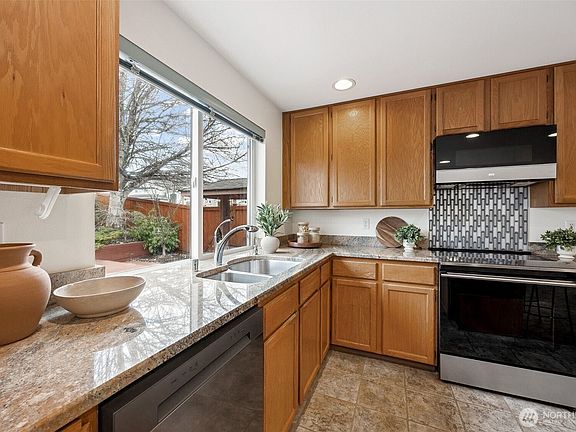 5th image of 18820 112th Place SE