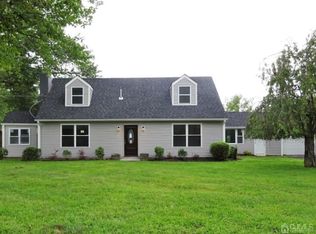 33 Gates Rd, Somerset, NJ 08873