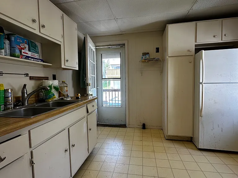 613 Louise Ave — Photo 3