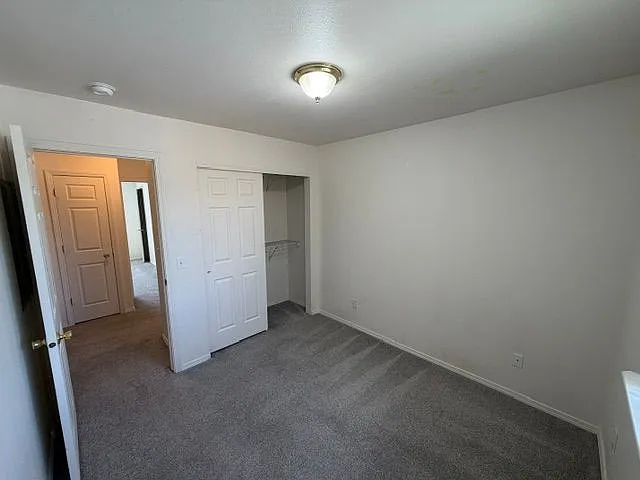 233 E Shelby Ln — Photo 20