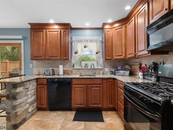 138 William St, Little Falls Twp., NJ 07424
