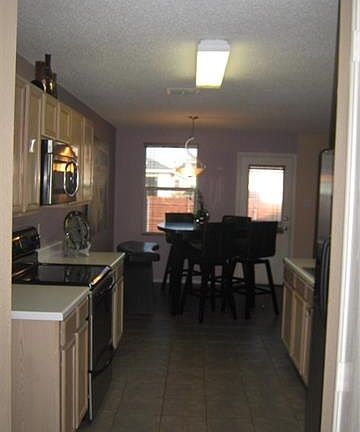 4th image of 2920 Crimson Clover Dr