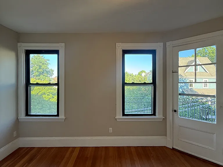 38 Walnut St #4 — Photo 10