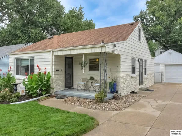 2603 N 70th St, Omaha, NE 68104