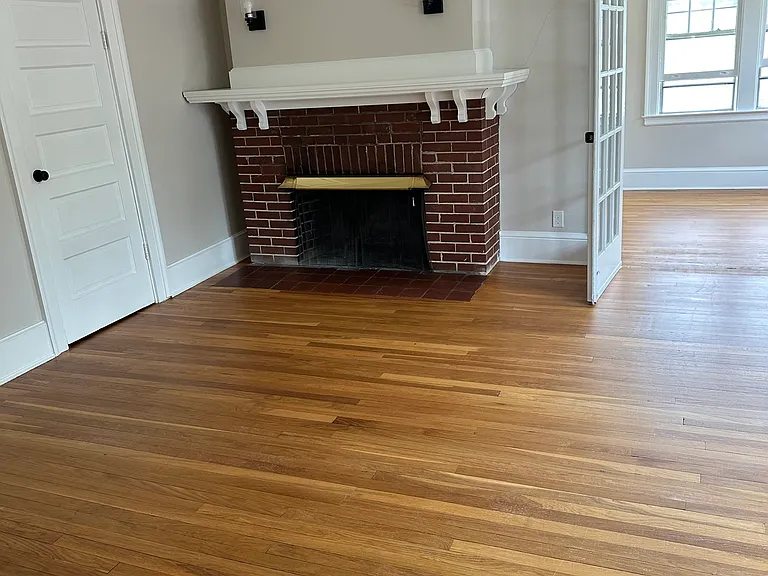 219 Jordan Ln — Photo 8