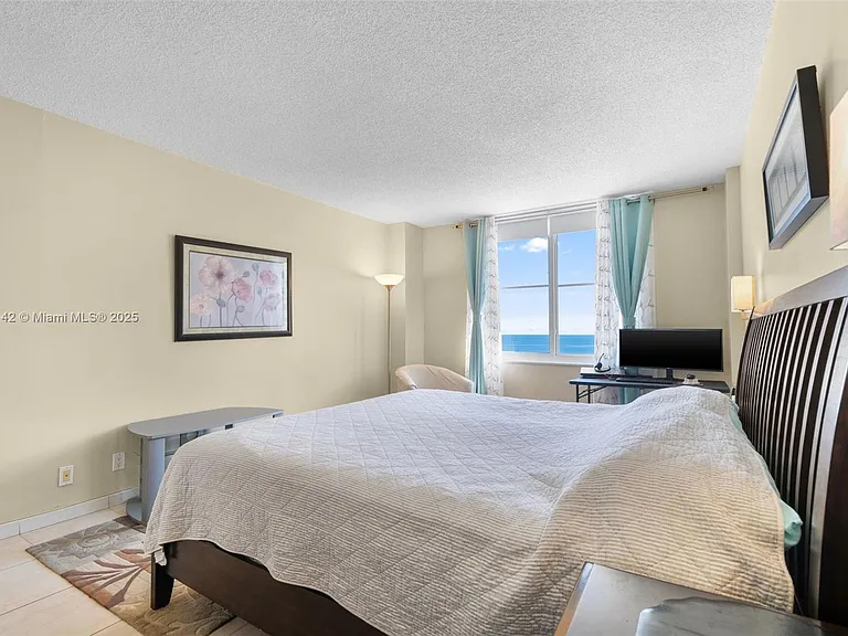 3725 S Ocean Dr #1110 — Photo 11
