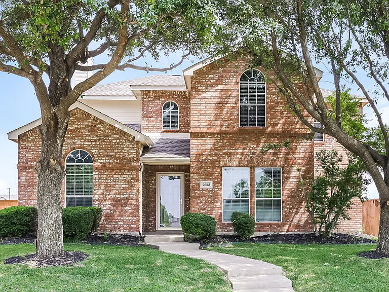 2628 Loch Wood Dr — Photo 1