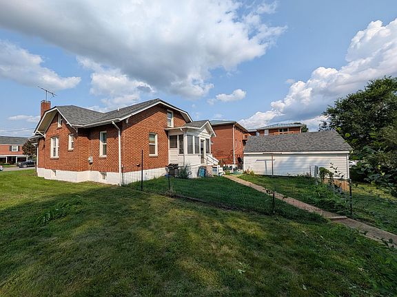 3rd image of 3914 Richland Ave NW