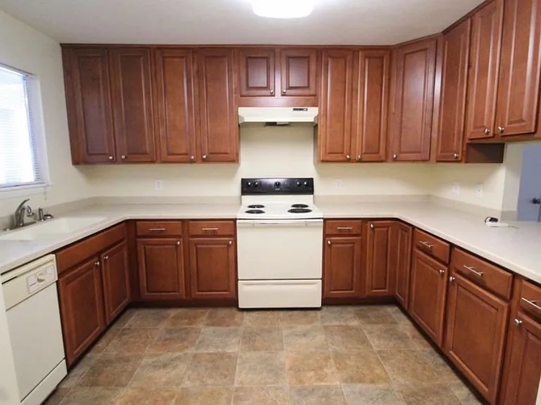 266 N Villas Ct #B — Photo 5
