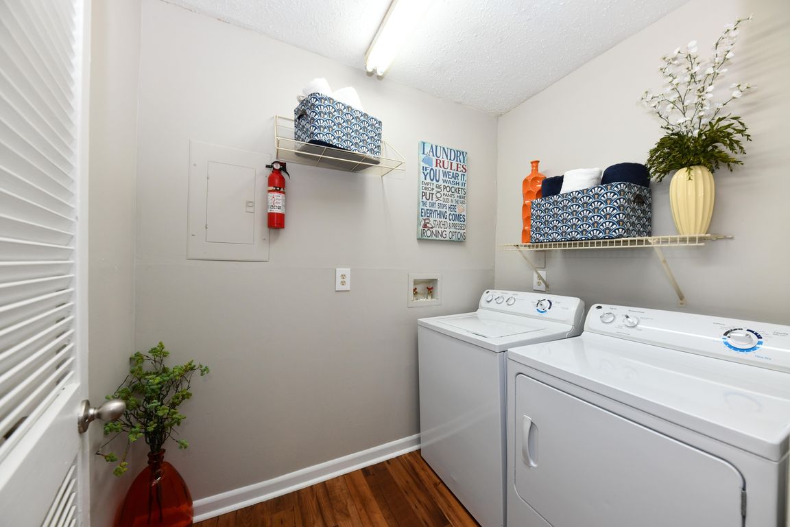 Washer & dryer