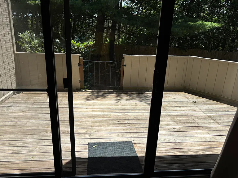 3552 Londonderry Ln — Photo 3