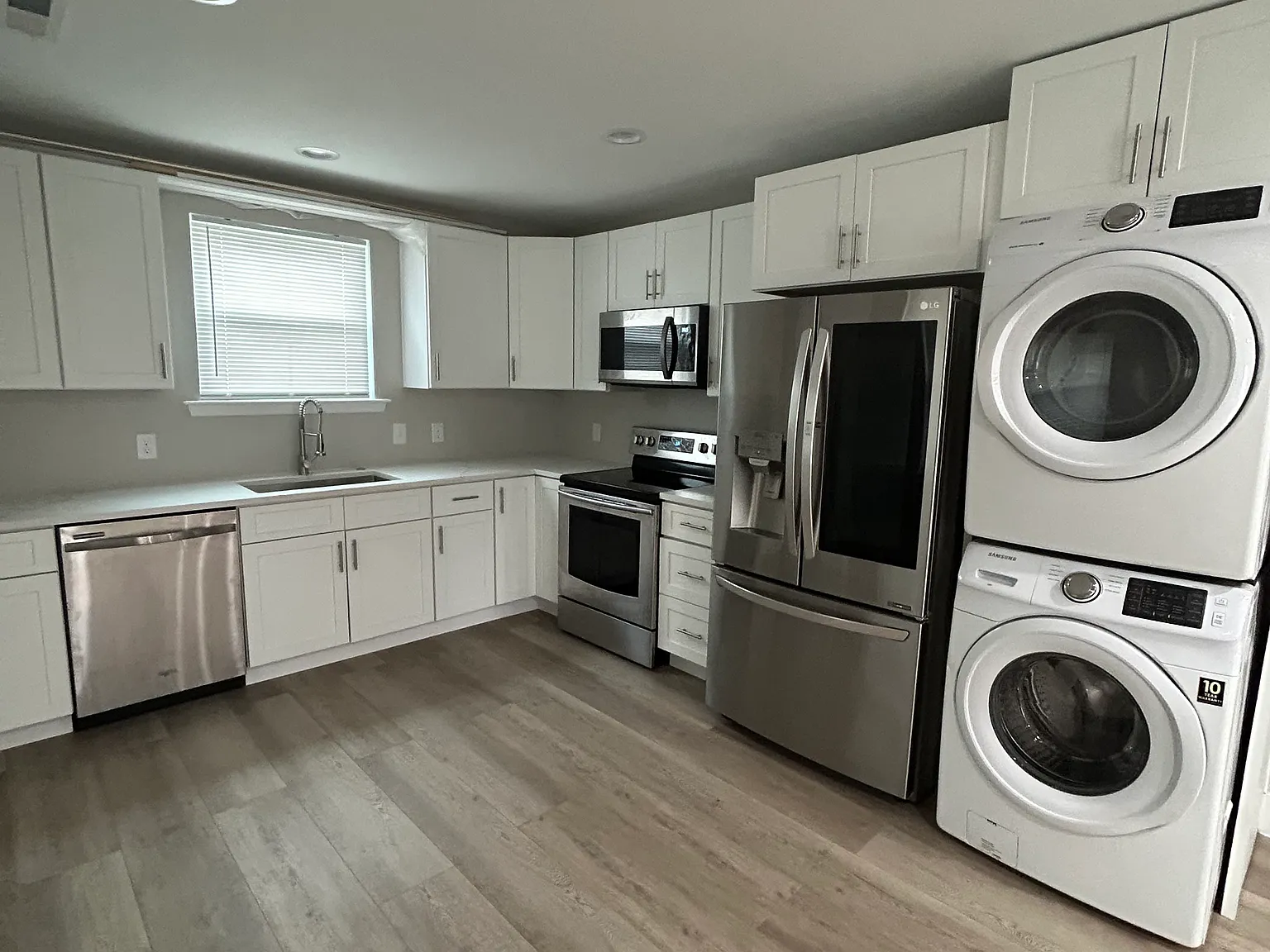 2 bed, 840 sqft, $1,500 — Photo 1