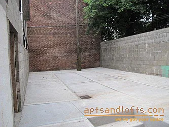 Rented by aptsandlofts.com