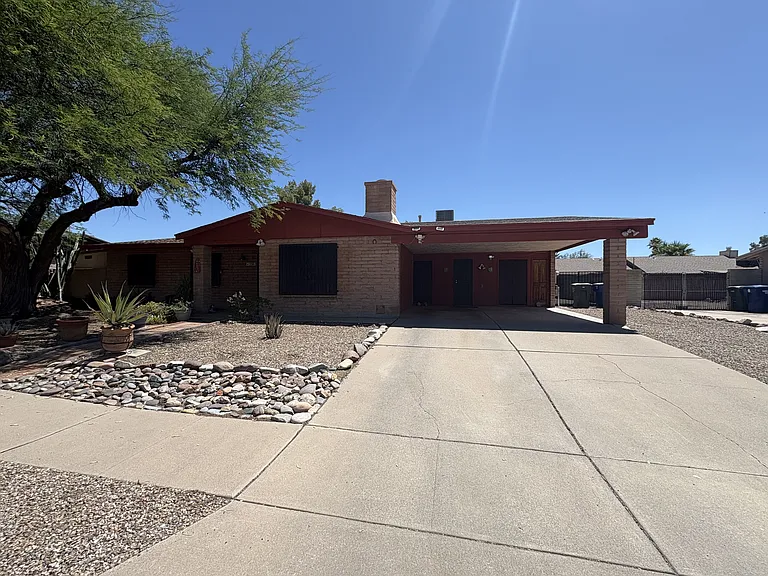 5381 S Pin Oak Dr — Photo 2