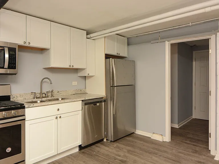 5534 N Artesian Ave #6H — Photo 4