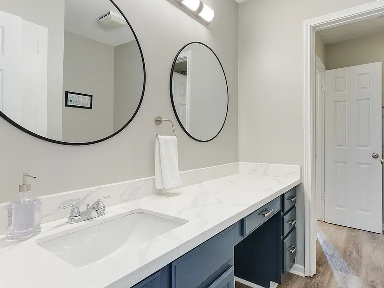 114 Carlin St — Photo 9