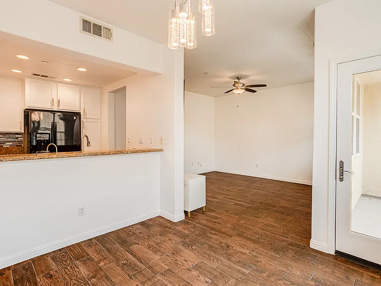 28566 Herrera St — Photo 13