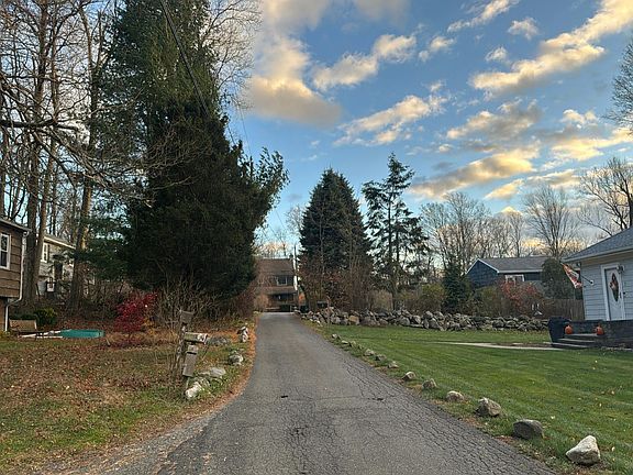 4th image of 4 Clark Rd