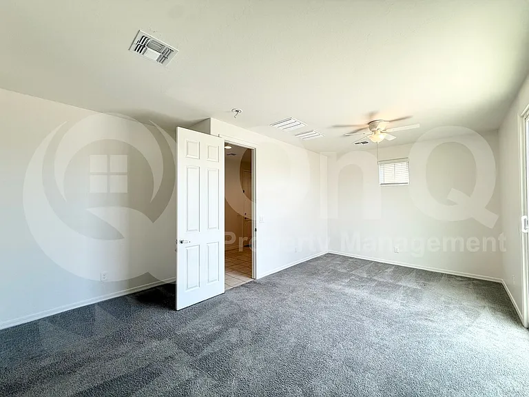 775 W Flintlock Way — Photo 9
