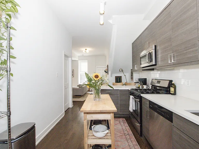 1418 W Blackhawk St #1F — Photo 20