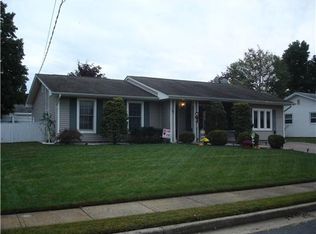 20 Norwood Ave, Monroe Township, NJ 08831