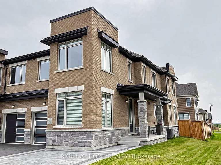 2046 Cameron Lott Cres — Photo 4