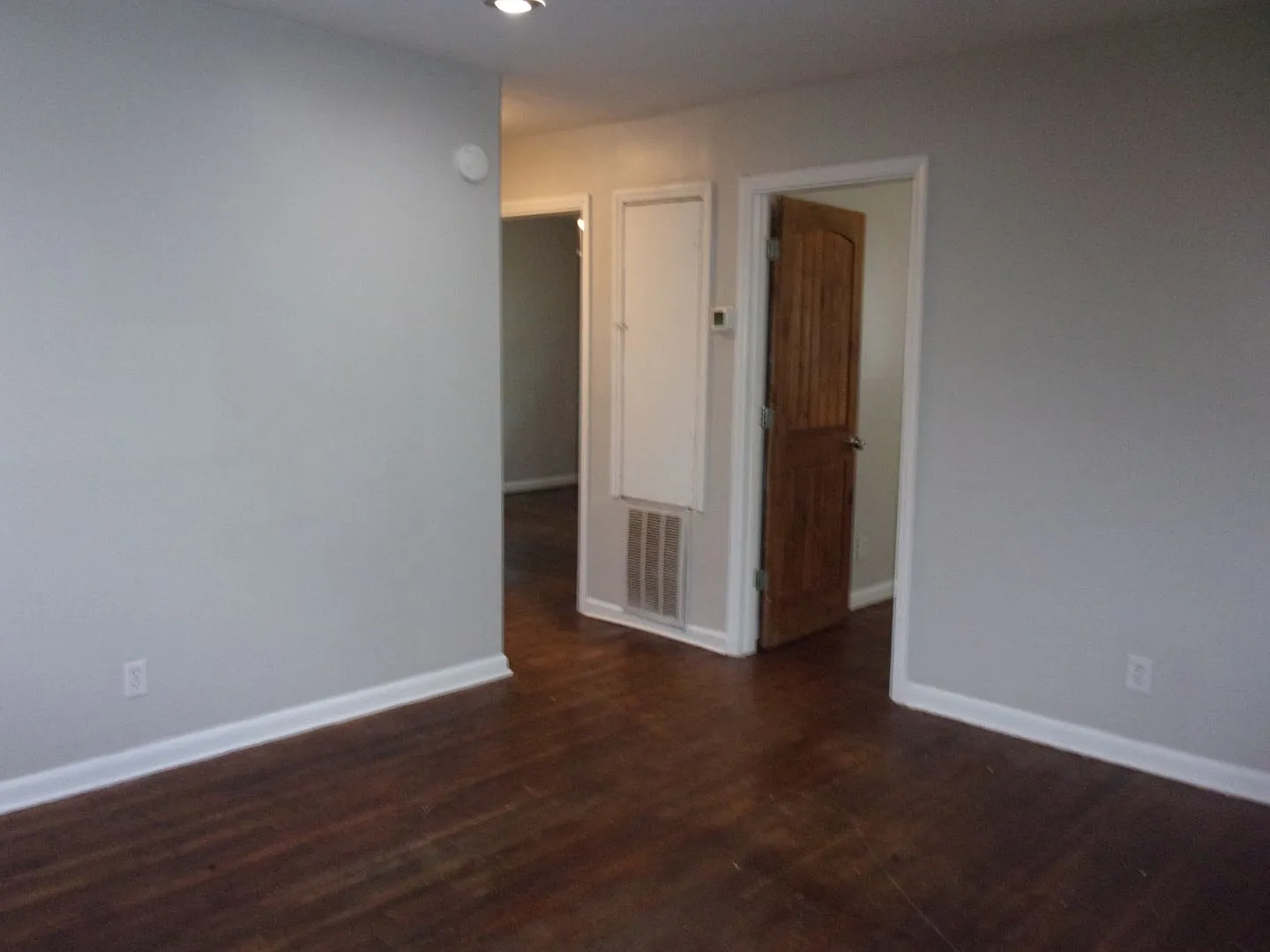 2 Bedroom 1 Bath Home Minutes from Uptown Charlotte — Photo 3