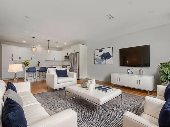 62 Foundry St #406, Wakefield, MA 01880