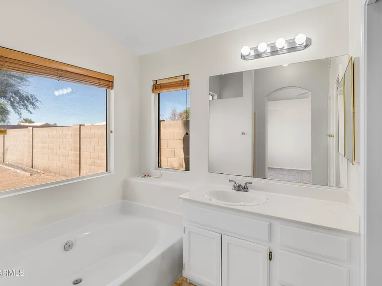 3321 W Gary Dr — Photo 35