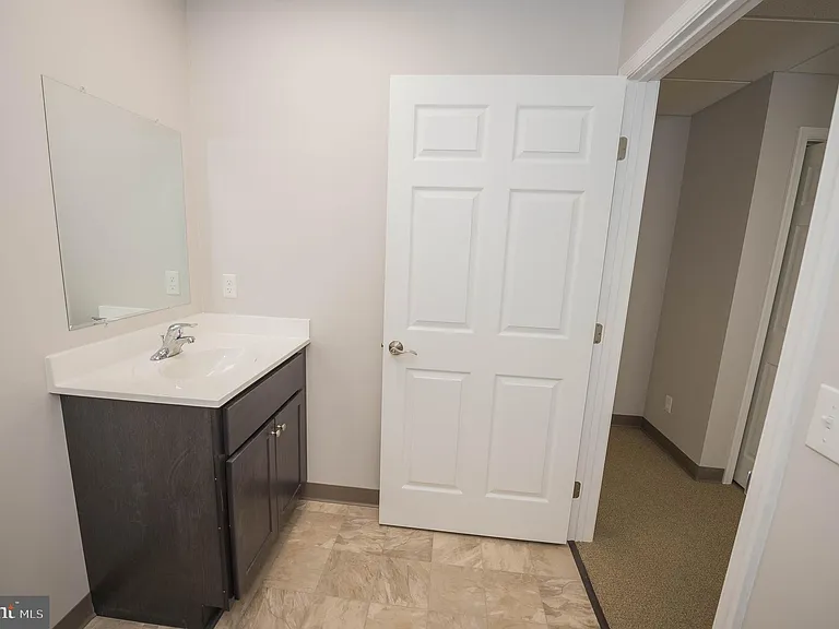 123 Bateman St #4-412A — Photo 41