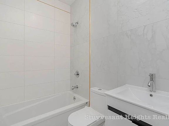 4th image of 584 Marcy Ave #1B