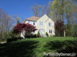 70 Stanphyl Rd, Uxbridge, MA 01569