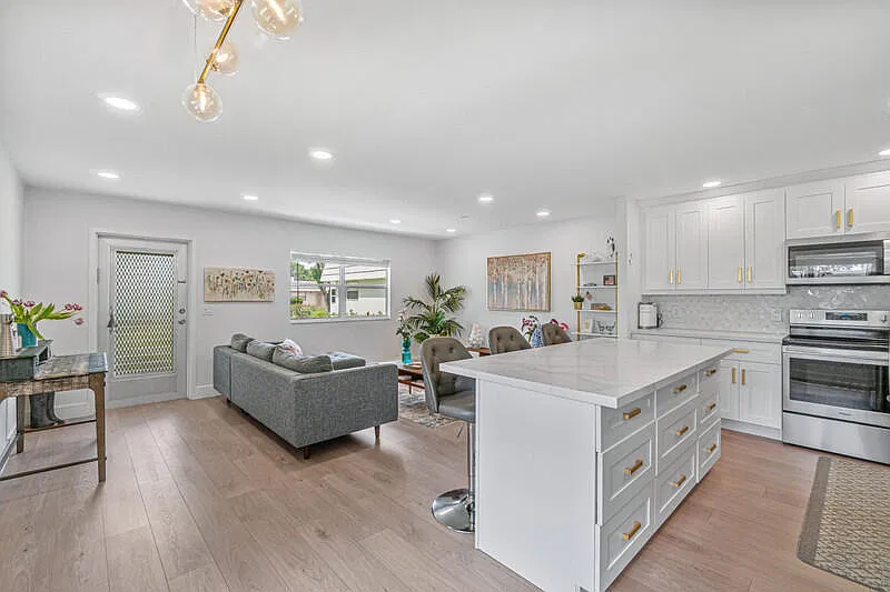 1 bed, 1.5 bath, 726 sqft, $2,800 — Photo 1
