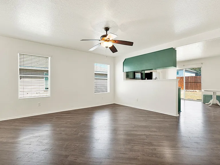 10907 Western Cactus — Photo 4