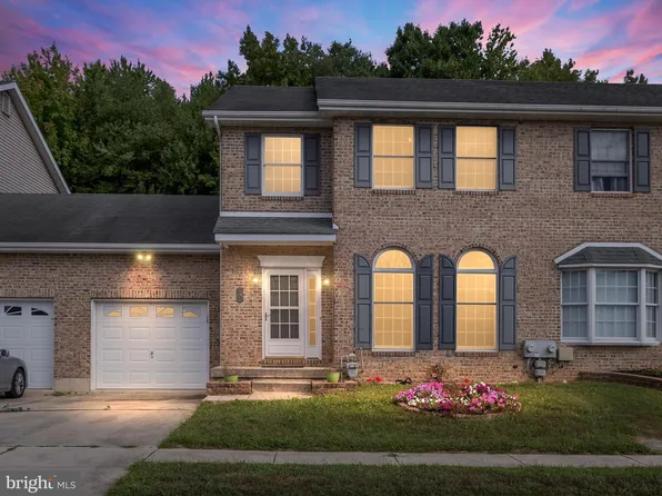 8 Dynasty Dr, Bear, DE 19701