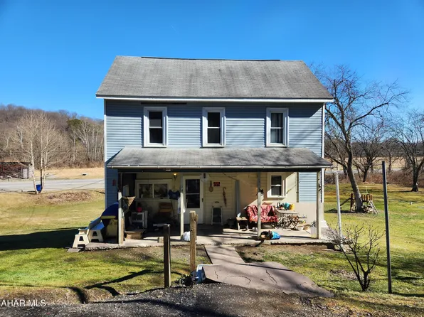 1047 Quaker Valley Rd, New Paris, PA 15554